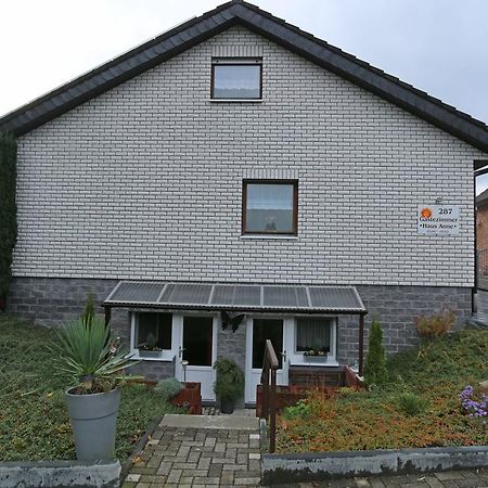 Готель Haus Anne Neunkirchen  Екстер'єр фото